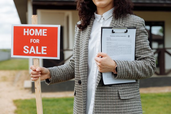 Faut-il un agent immobilier pour bien vendre sa maison ?
